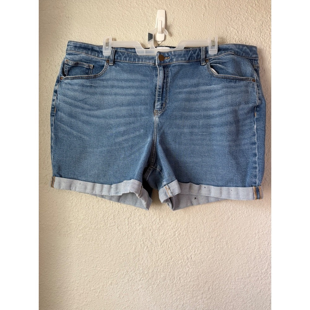 Lane Bryant Womens Mid Rise Boyfriend Midi Denim Shorts Size 26 Flex Magic Waist